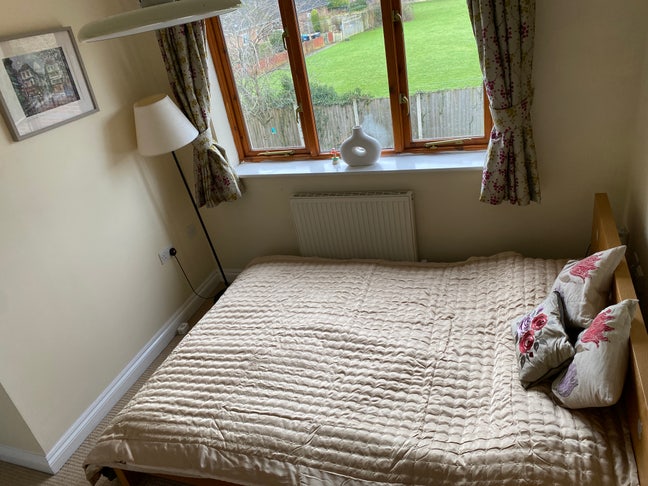 Looking for a  to stay in my family home Main Photo