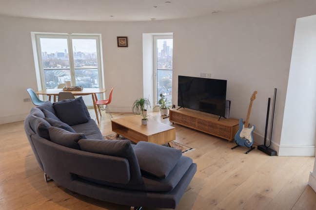 Furnished Double Room with En-Suite Main Photo