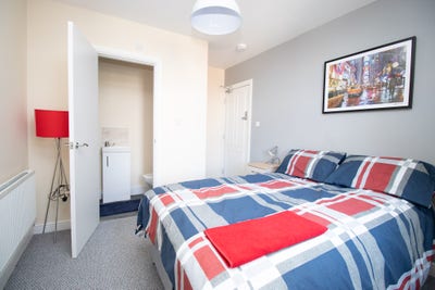 1 Double En Suite Double Room Available in L9! Main Photo