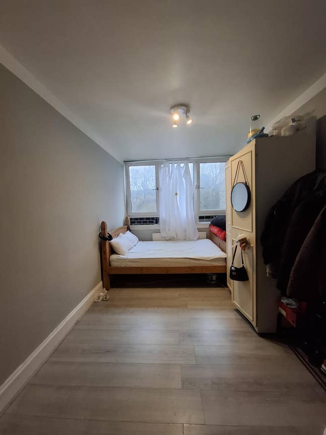 Double room for rent in Woolwich next to the train Main Photo