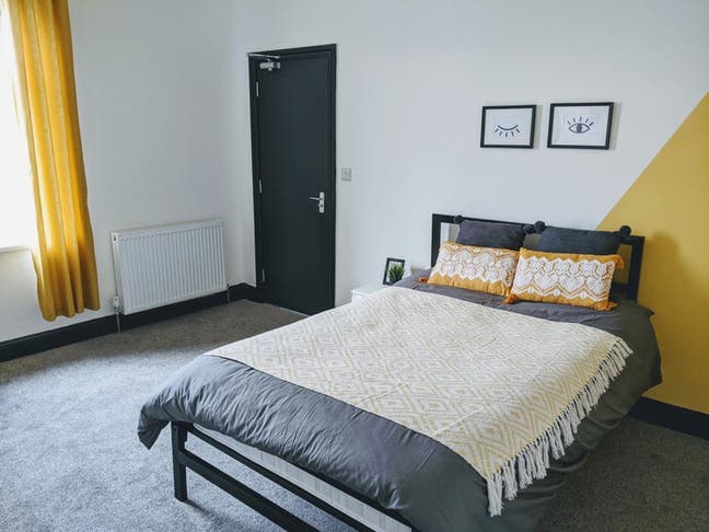 Large Modern Double Ensuite Room All bills inc. Main Photo