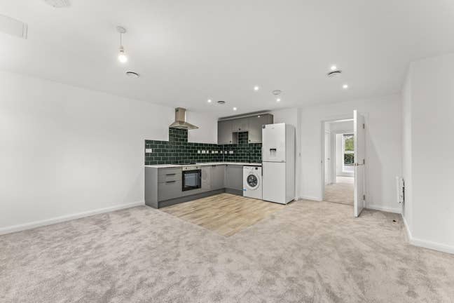 1 Bedroom Apartment Gated Parking in Blenheim PE1 Main Photo