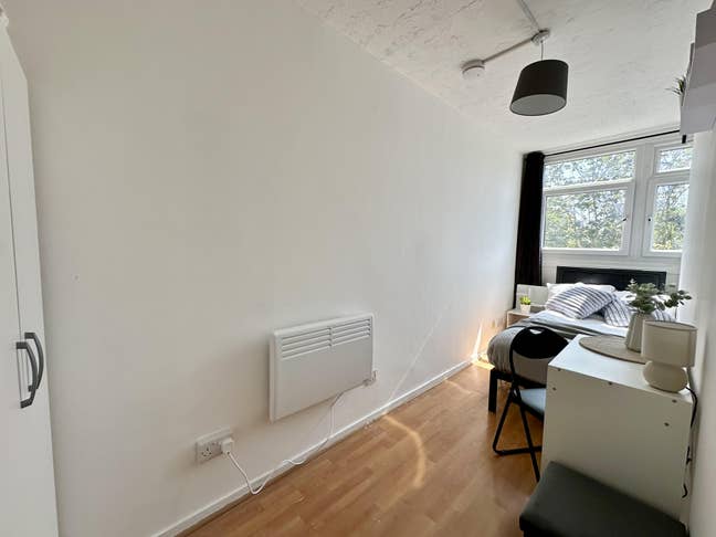 Tower Bridge/Shadwell*Modern Double Available Imme Main Photo