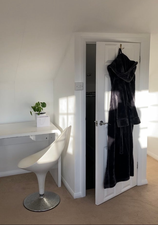 En-suite large double room to rent Main Photo