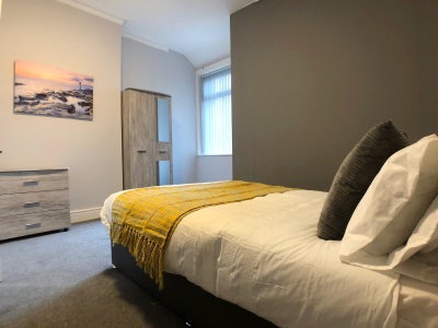 🤓🥂 LARGE EnSuite Room  Main Photo