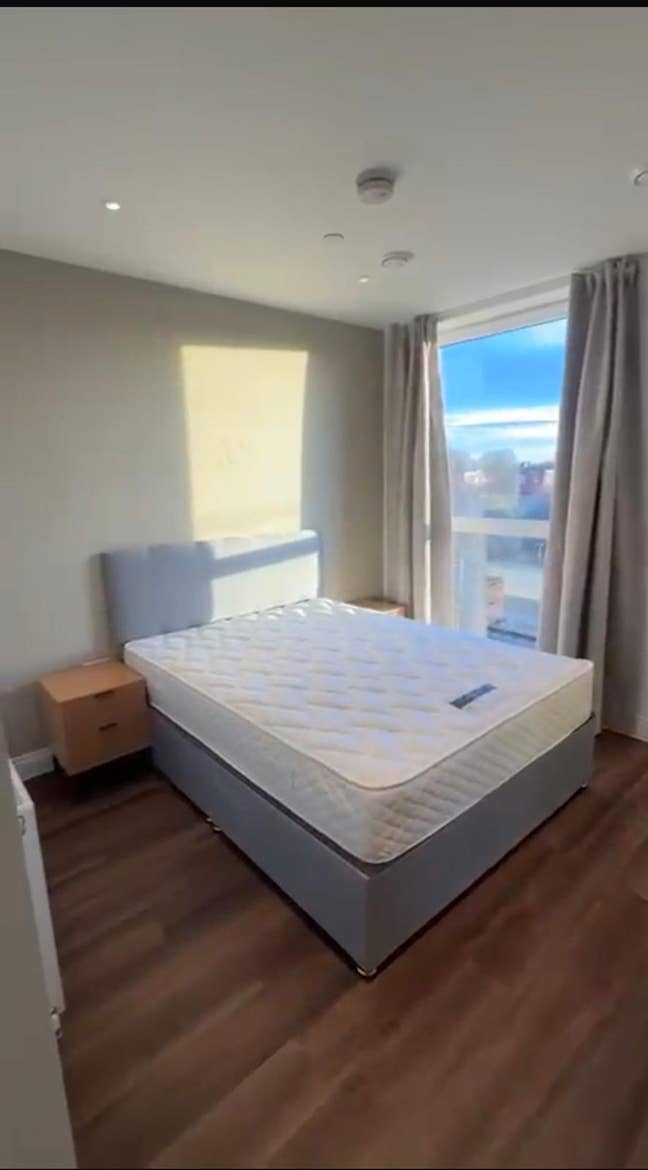 En Suite King Size room near Hayes station Main Photo