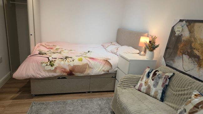 Studio house for a femal (brand new) Main Photo