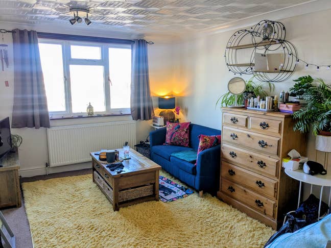  Large room with ensuit  Main Photo