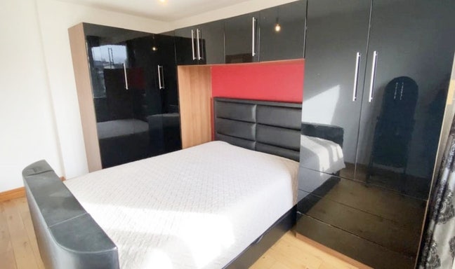 Bright Double Room - Homerton / Hackney  Main Photo