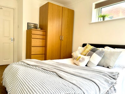 Available Now 💛 Come and Take a Look Main Photo