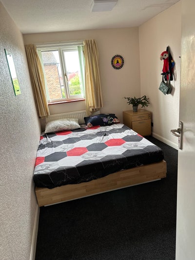 Large Double Bedroom Sharing Main Photo