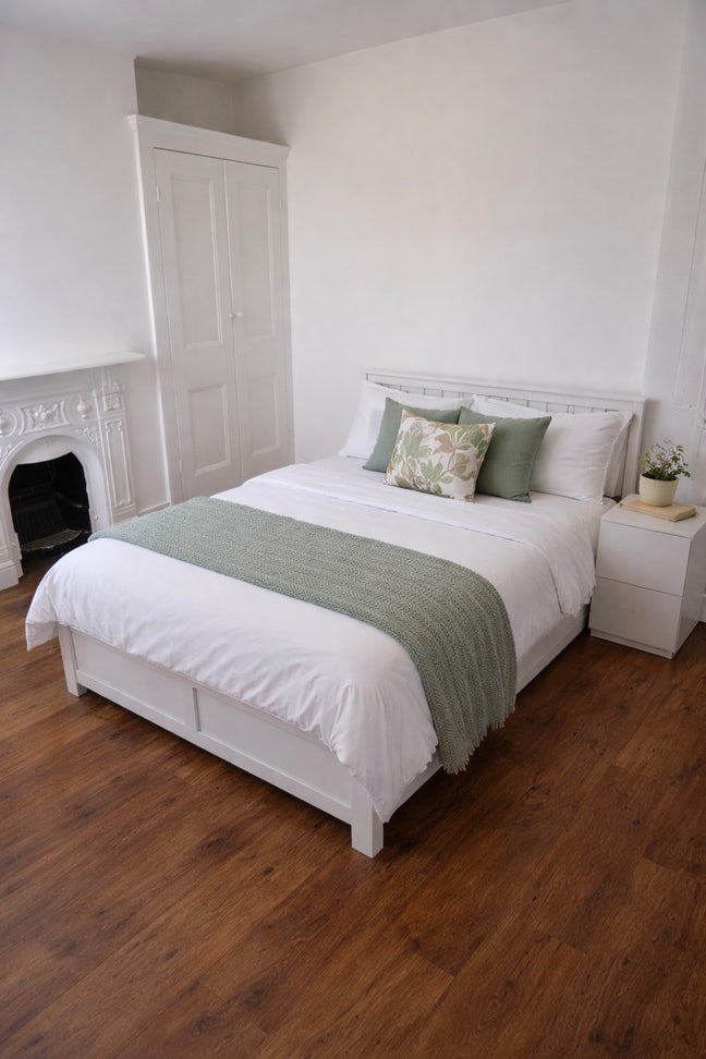 🛁Bright Double Room - Available Now! Main Photo