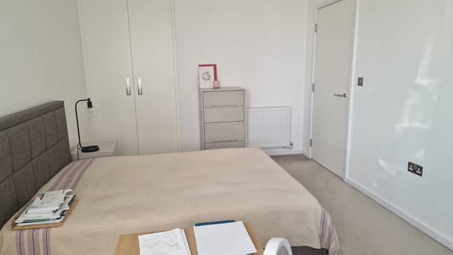 Double room in Modern Flat – Elizabeth Line Ilford Main Photo