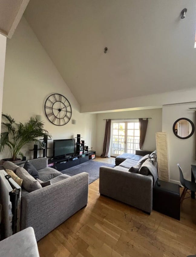 Spacious Double Room- 10 min from Tooting Bec Tube Main Photo