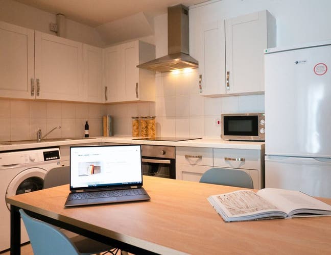 Flat to rent Rusholme M14   Main Photo