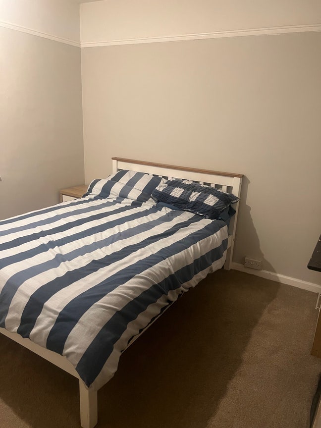  Cozy double room in quiet semi detached house Main Photo