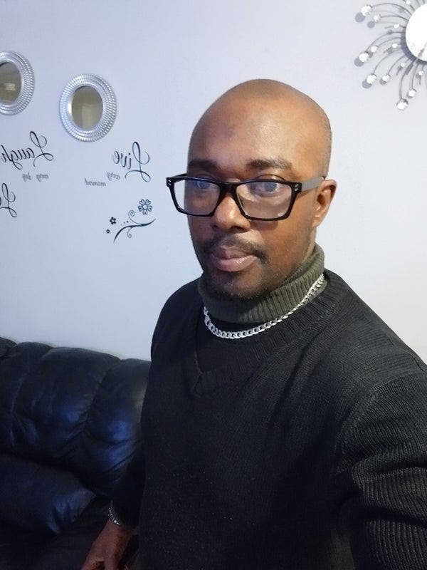  A calm gentleman, working full-time, looking... Main Photo