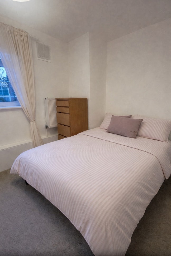 Lovely, Bright Double Room in Southfields (SW19) Main Photo