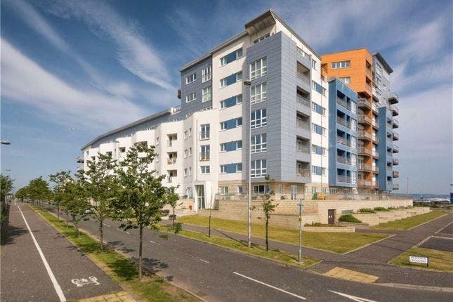 2 bed flat share outside city centre.  Main Photo