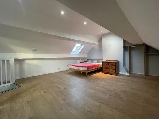  2 people needed for 2 bed, 2 bathroom house Main Photo