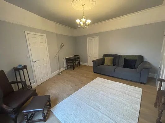 2 people needed for 2 bed, 2 bathroom house Main Photo