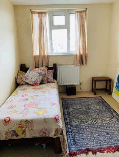 Double room in Battersea, power station Female   Main Photo