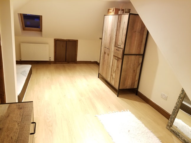 King size loft room in Zone 3 Main Photo