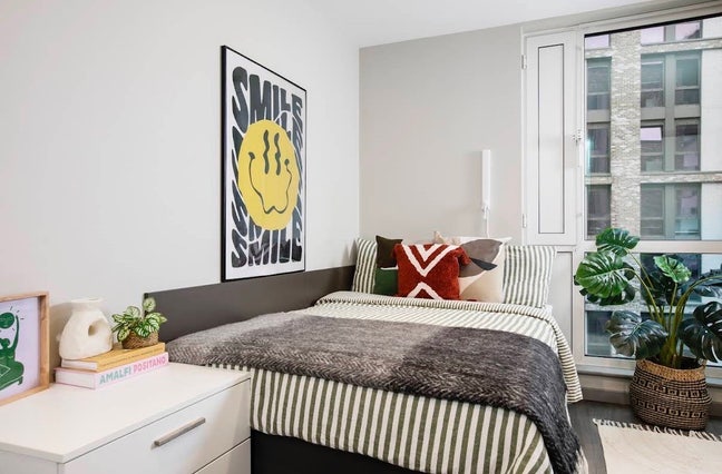 269pounds per week ensuite Main Photo