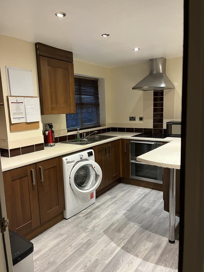 5 bedroom house close to University of Essex Main Photo