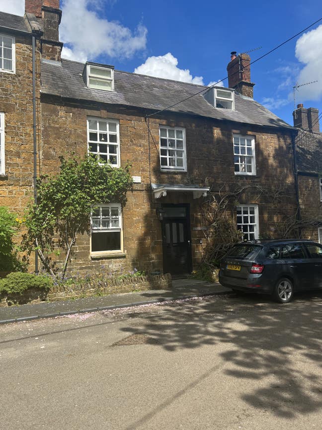Double room in large historic house Main Photo