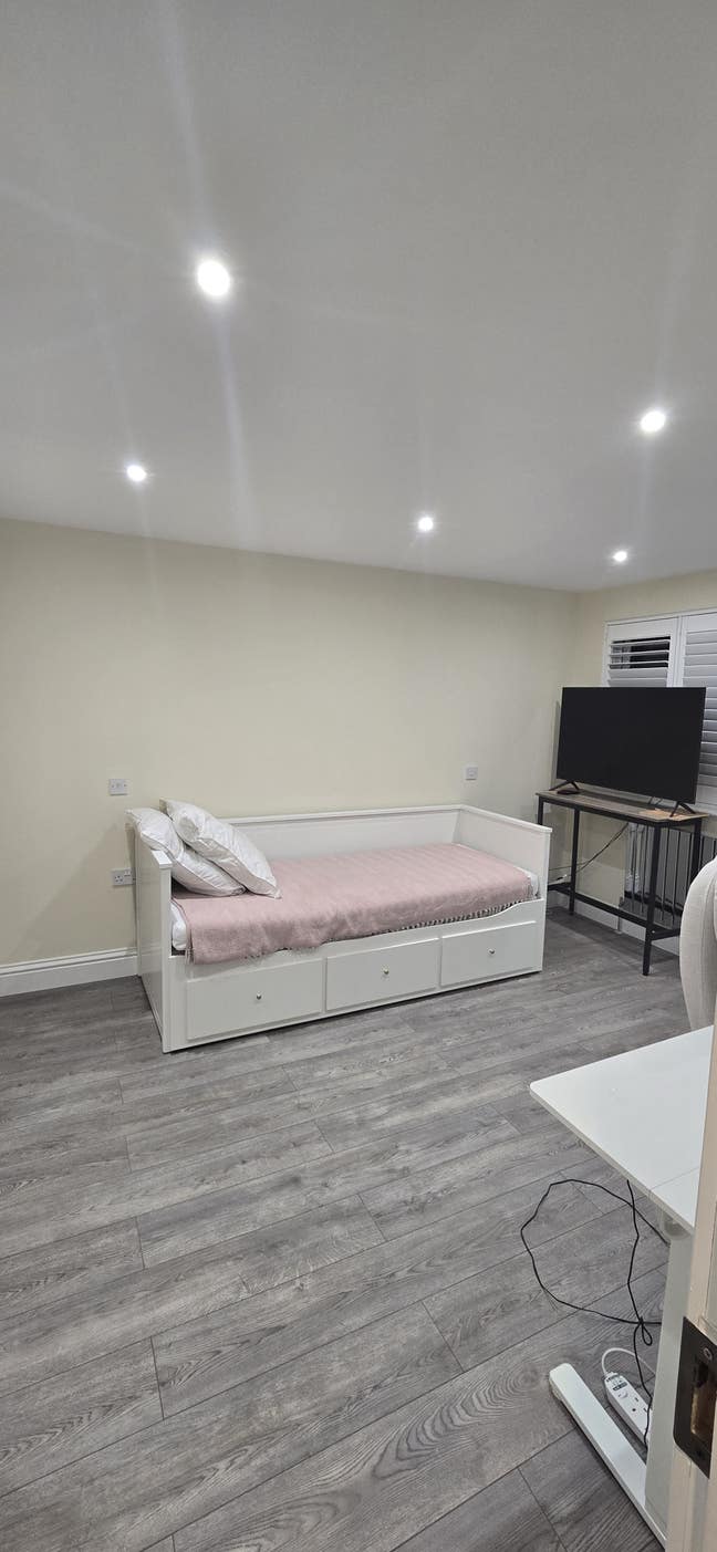 Loft with Walk in Wardrobe and Ensuite  Main Photo