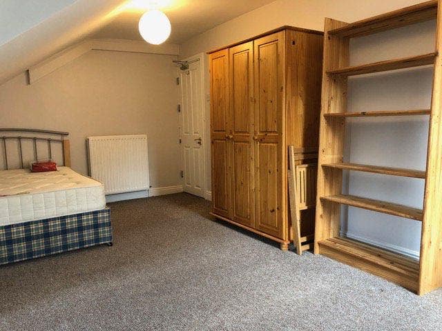 Burton Road, Mixed House - Young Professional 25+ Main Photo