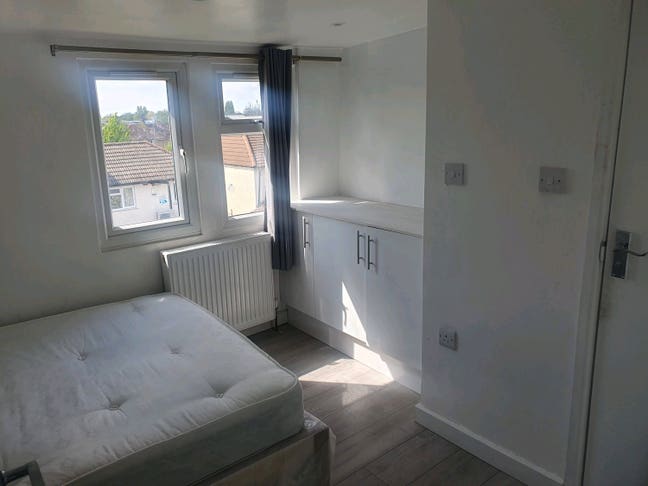 1 Bed Loft Flat - All Bills included  Main Photo