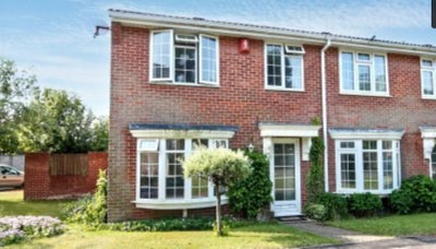 3 bedroom end terraced house Main Photo