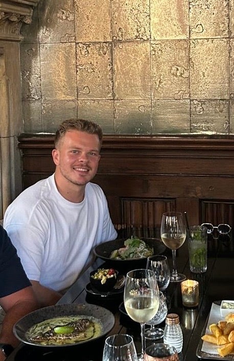 Social & clean: Seeking a home, not just a room! Main Photo