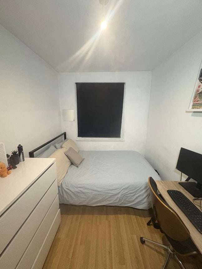 Bright Double Room in a Fun, Sociable House Main Photo