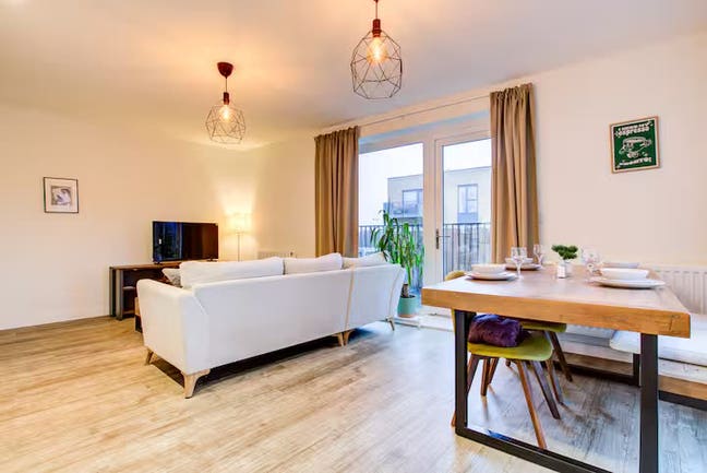 2 Bed 2 Bath Flat Near O2 & Charlton Station Main Photo