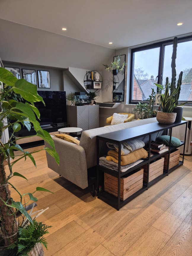 Entire 2-bed, modern, sunny flat in NW2 Main Photo