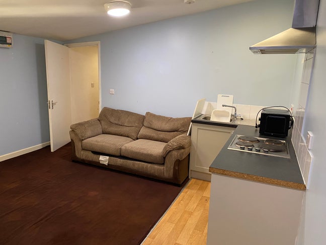 Studio flat - rural location Main Photo