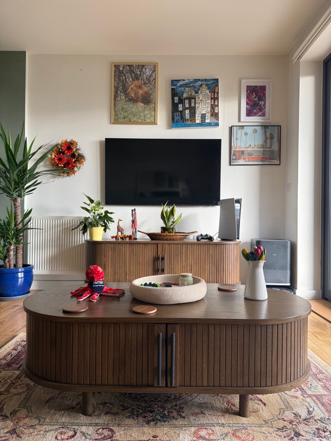 Spacious Ensuite Room Available — UB2 Main Photo