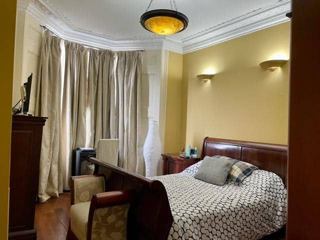 Large Double Room in a spacious house N16 Main Photo