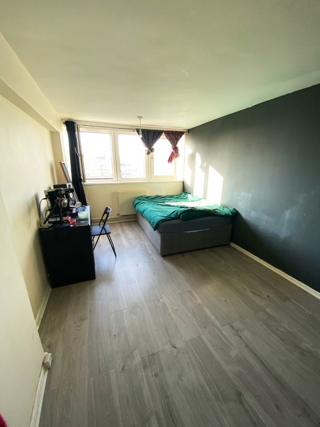 LARGE double room Bethnal Green Main Photo