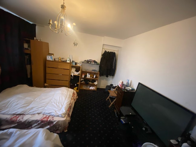 A Large Double Room Main Photo