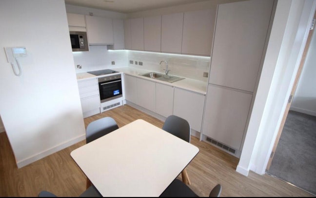 Double Room available in Manchester City Center! Main Photo