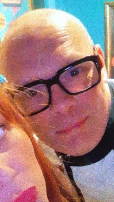 I’m chalky 47 year old male seeking double room  Main Photo