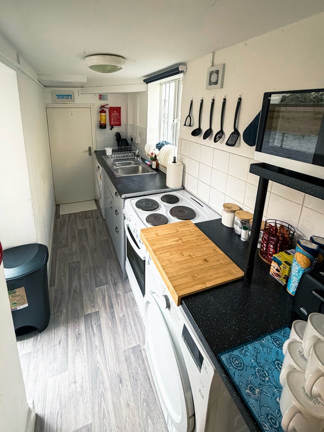 5 bedrooms 2.5 bath in great Yarmouth Main Photo