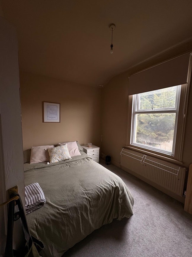 Double Bedroom Chalkwell Park Main Photo