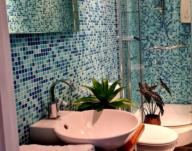 2 Ensuite Rooms in Quiet House available frm 4 Feb Main Photo