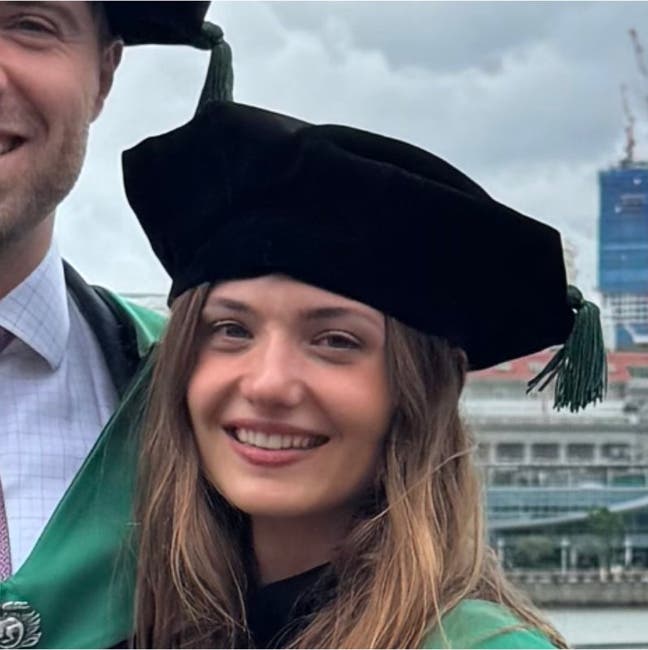 Professional femal seeking room in Zone 1-2 Main Photo