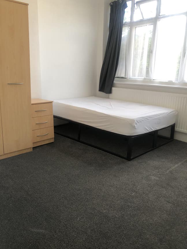 En-suite room close to oxford  Main Photo